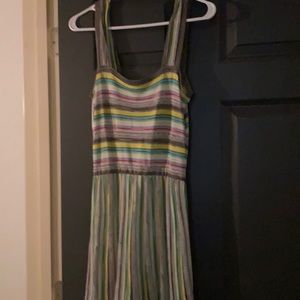 Mid length sleeveless dress